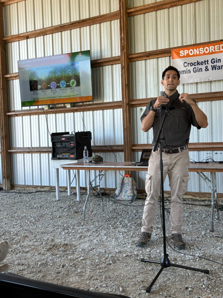 Image shows Facundo presenting at the Milan No-till Field Day 2026